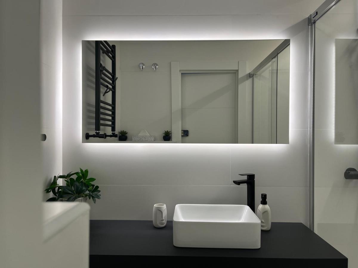 Black And White Suite "La Marinera" Castro Urdiales Ngoại thất bức ảnh