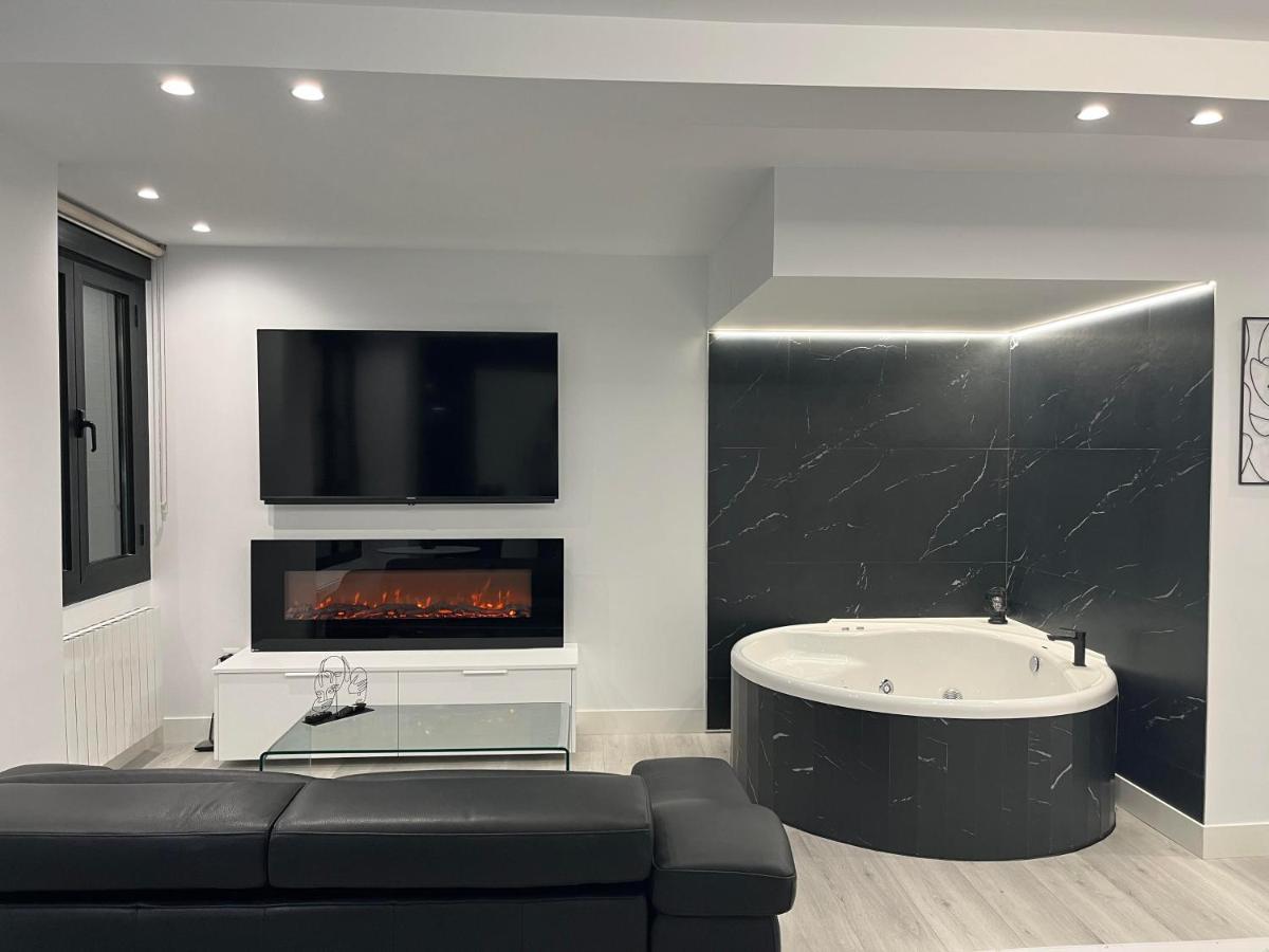 Black And White Suite "La Marinera" Castro Urdiales Ngoại thất bức ảnh